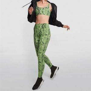 EUC alo yoga vapor leggings